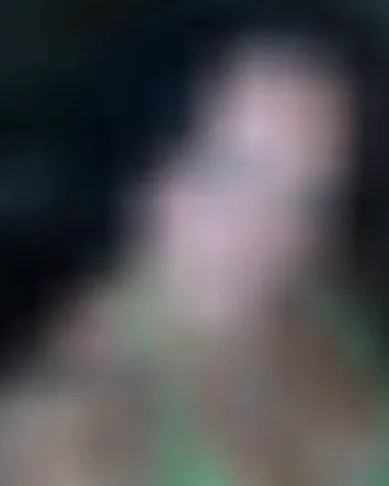 Elena, 22 Jahre — domina sextreffen in Nippes